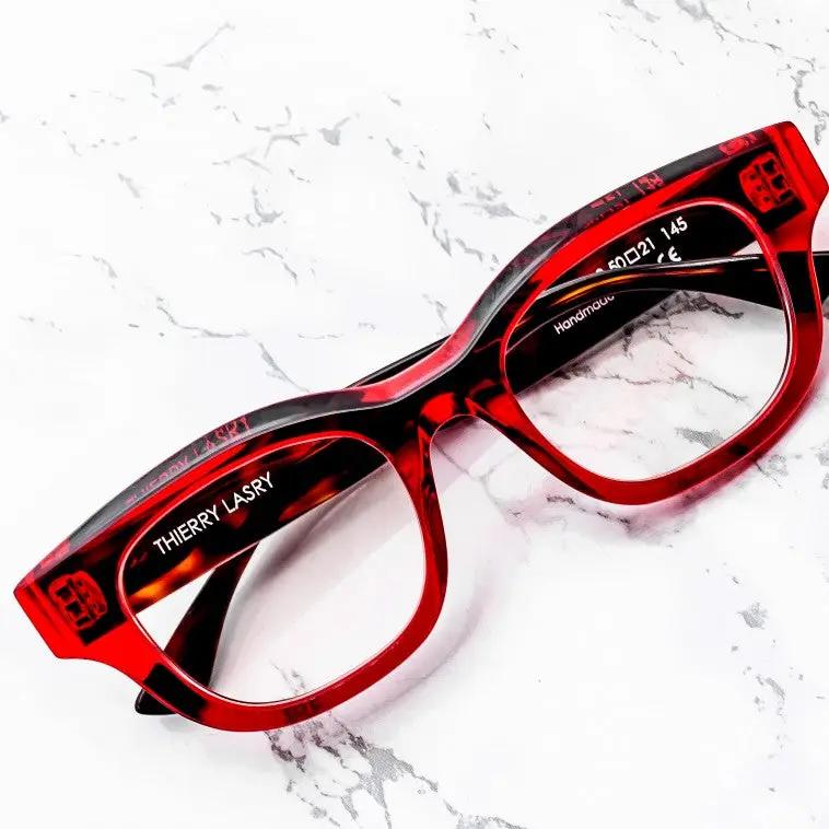 red chunky frame women